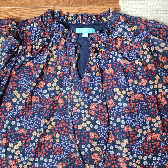 Draper James Split Neck Floral Blouse Top Short Puff Sleeve Prep  M - Picture 3 of 10